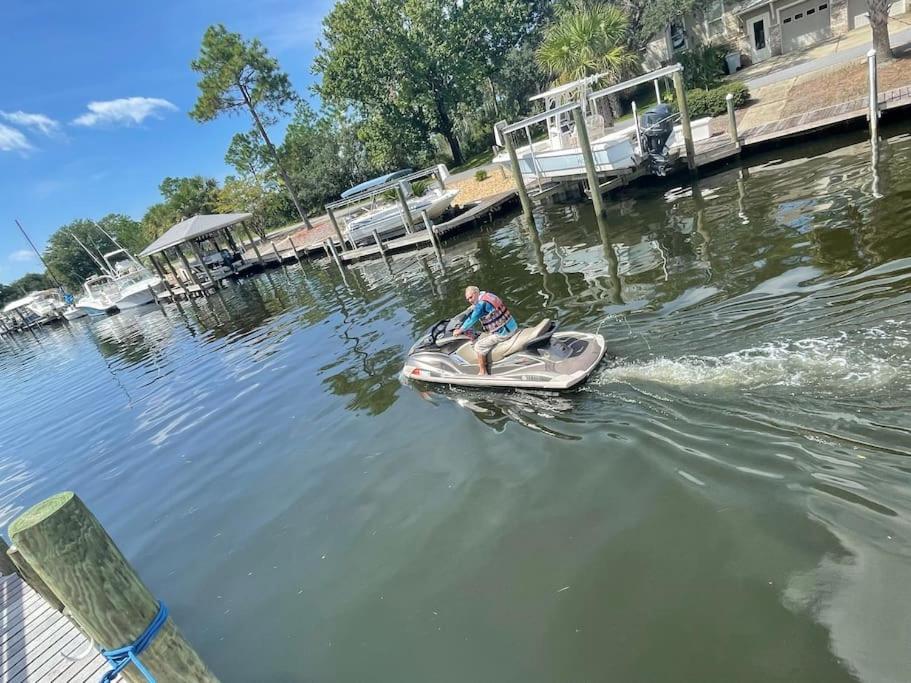 Exclusive Canal Home & Dock In 微风湾 外观 照片